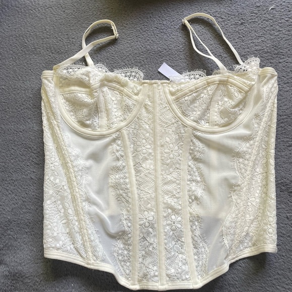 Urban Outfitters Out from under Modern lace corset cream/white - Picture 11 of 12